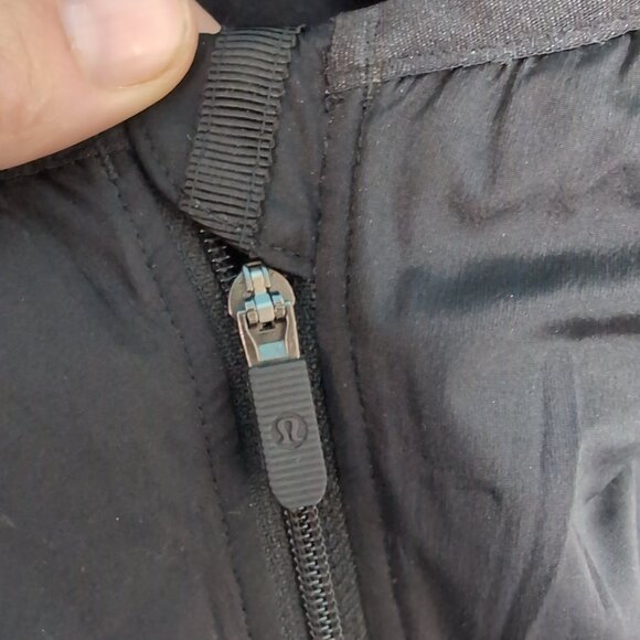 Lululemon Black Hooded Softshell Jacket Women Lightweight Activewear Size 17" - Picture 3 of 7